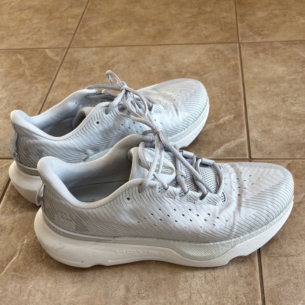 Under Armour Infinite Pro Gray Athletic Shoes